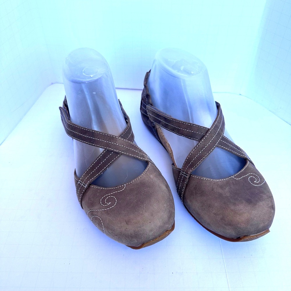 Women Ahnu Olive Green Taupe Brown Leather Mary Jane Slip On Flats Shoes Size6.5